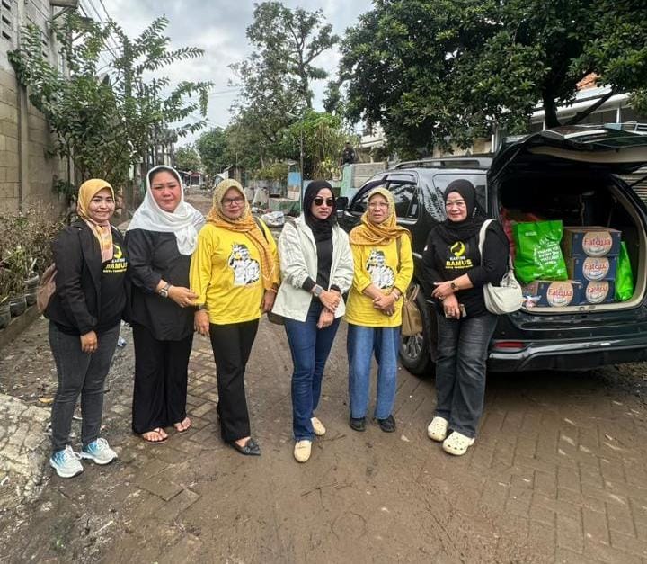 Jum’at Berkah Penuh Makna, Kartini Bamus Kota Tangerang Hadir Berbagi Untuk Warga Perum Periuk Damai