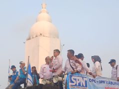 Ribuan Buruh SPN Serang Geruduk Kantor Gubernur Banten, Tuntut UU Ketenagakerjaan Tanpa Omnibus Law