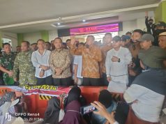 Bupati Tangerang H. Moch. Maesyal Rasyid Temui Pendemo Dalam Aksi Damai Relawan MBG Se Kab Tangerang