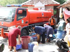 BPBD Salurkan 10 Ribu Liter Air Bersih untuk Warga Terdampak Kekeringan di Desa Ridogalih