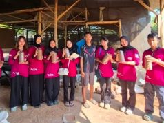 Mahasiswa KKM UNIBA kelompok 2 kelurahan Dalung, Bidang 2 Dampingi UMKM Budidaya Jamur di Jagarayu, Dalung.